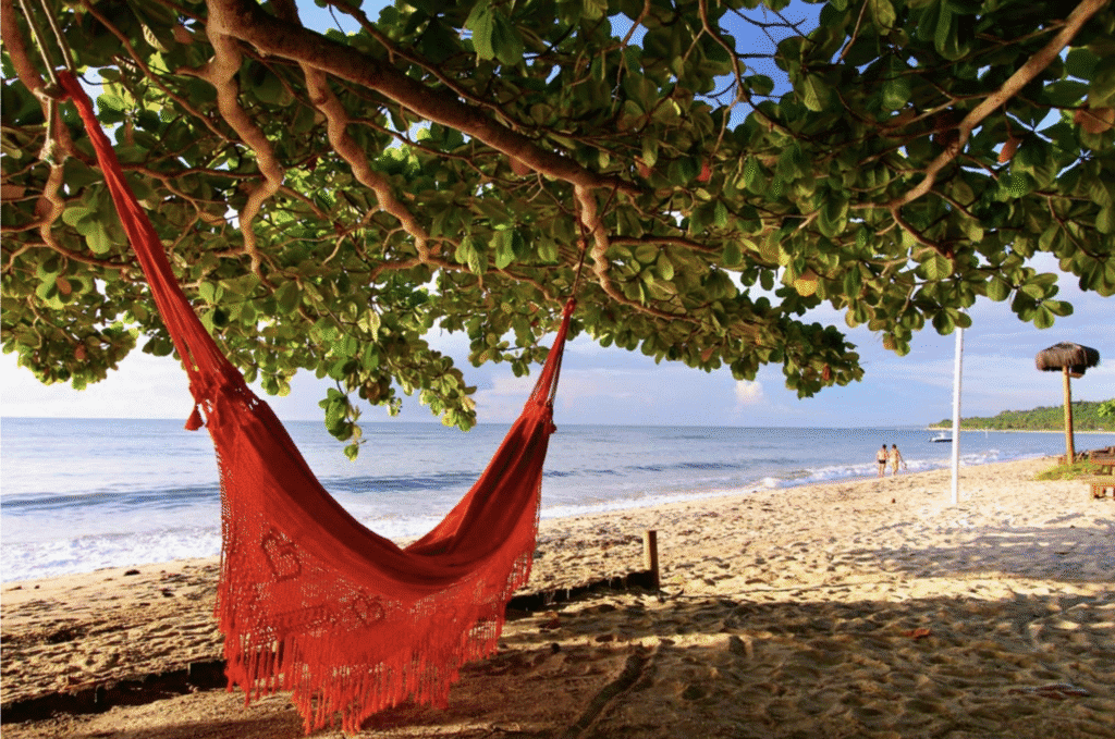 Casas na praia, casa Maria Maria, descanso à beira-mar, ambiente relaxante, pousada aconchegante, praias paradisíacas, hospedagem de qualidade, natureza e tranquilidade, destino turístico, lazer e férias, praia e natureza.